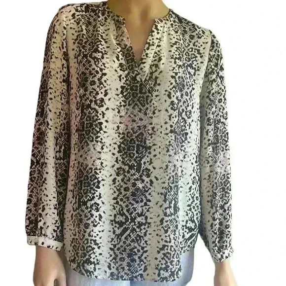 Adrianna Papell Animal Print V-neck business casual Blouse Top size M Medium - Picture 1 of 10